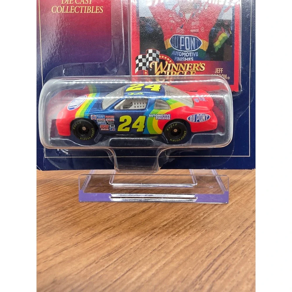 Winner's Circle 1997 Jeff Gordon 24 DuPont 1/64 Diecast Stock Car Nascar